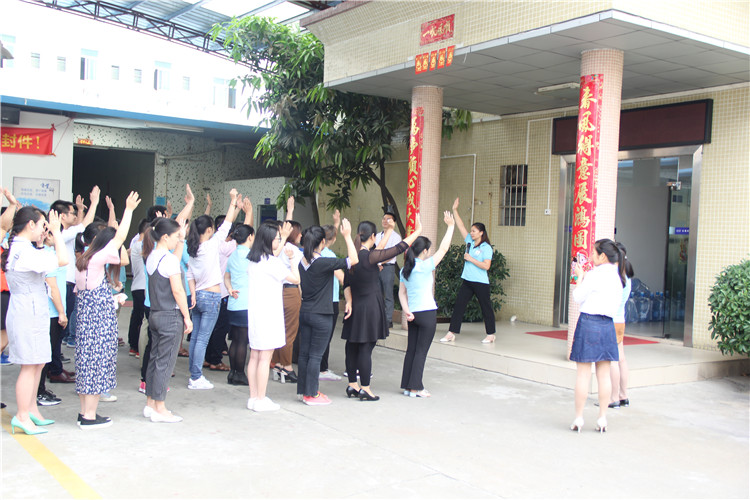 胡金花用自己的行動證明了，她在這次培訓(xùn)中所學(xué)習到內(nèi)容，更傳遞了“愛”的精神理念。